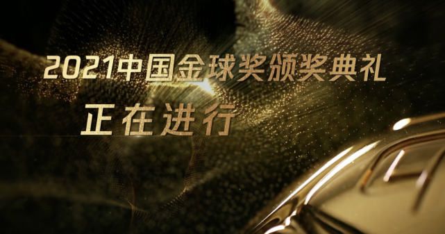 他掀开裙子把舌头伸进去添视频